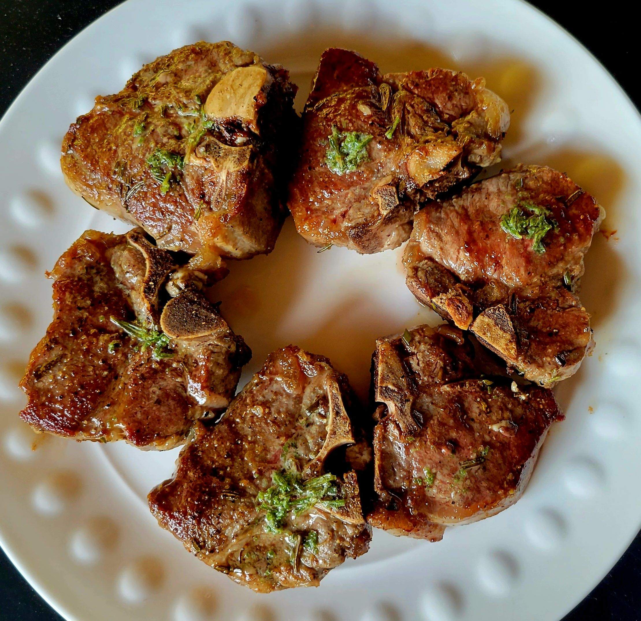 SEARED LAMB LOIN CHOPS